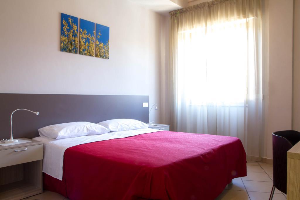 Il Fiore In Una Stanza Itri Phòng bức ảnh